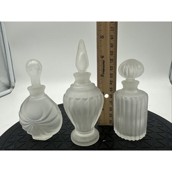 Lot Of 3 Vintage Handcrafted for Silvestri Frosted Crystal Perfume Bottles - Picture 4 of 5